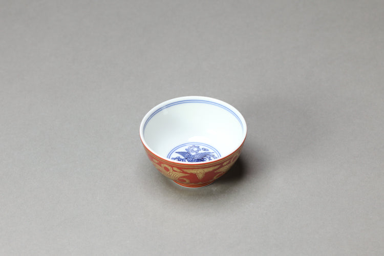 赤地金襴手鳳凰ぐい吞