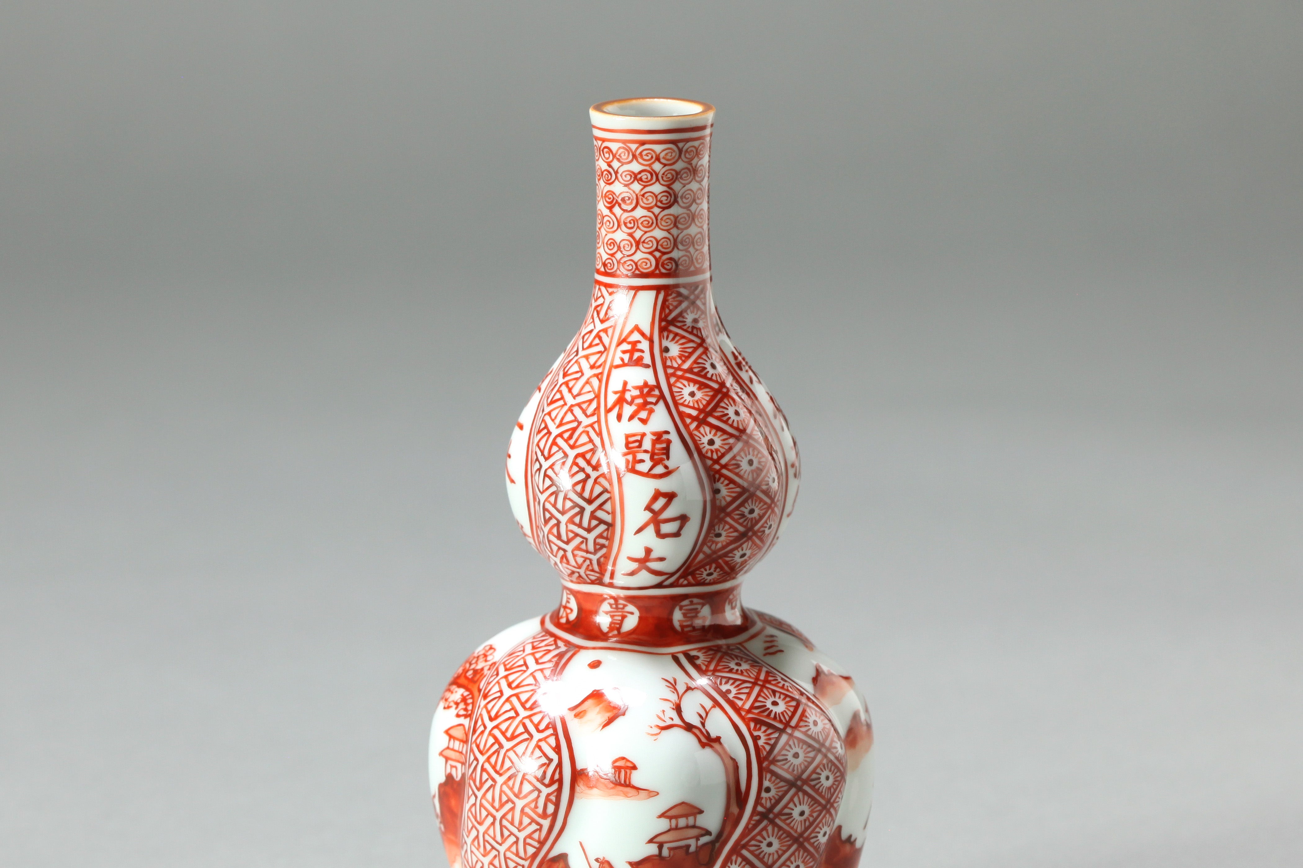 2代目叶松谷(人間国宝)の作品　赤地金箔散家紋　重箱 2代目叶松谷(人間国宝)の作品 赤地金箔散家紋 重箱 2代目叶